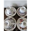 Image 6 : 6 Assorted Cups & Sauceers