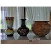 Image 1 : 3 Decorative Vases