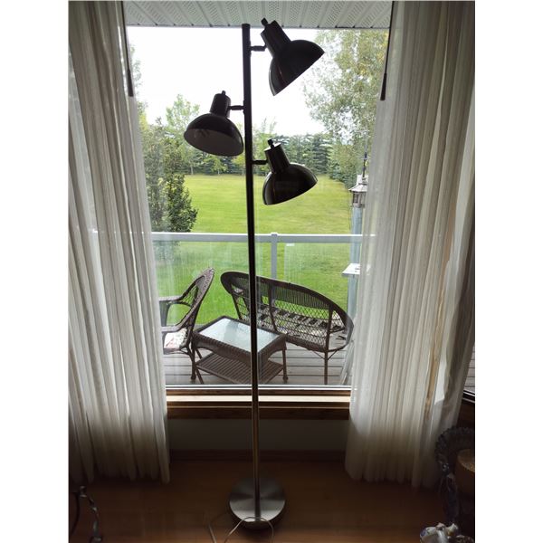 Metal Floor Lamp With 3 Lights  67 1/2 High