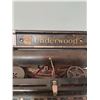 Image 3 : Underwood Antique Typewriter