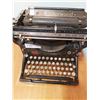 Image 4 : Underwood Antique Typewriter