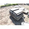 Image 1 : 24 Concrete Sidewalk Blocks