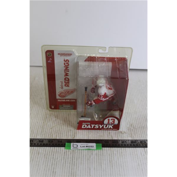 NHL Pavel Datsyuk #13 Detroit Red Wings Sealed Figurine