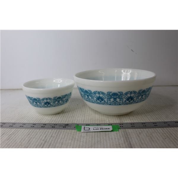 (2) Pyrex Mixing Bowls