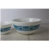 Image 2 : (2) Pyrex Mixing Bowls