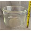 Image 3 : Vintage Large Heavy Glass Mixing Bowl