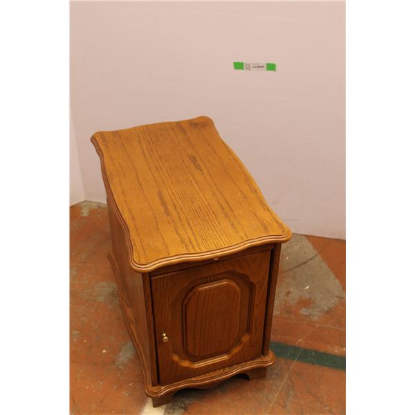 *Wooden End Table - 14" x 22" x 20"h