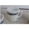 Image 3 : (4) Pyrex Mugs