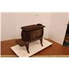 Image 1 : *Northland Beaver Antique Cast-Iron Wood Stove on Legs - 14" x 29" x 23"h