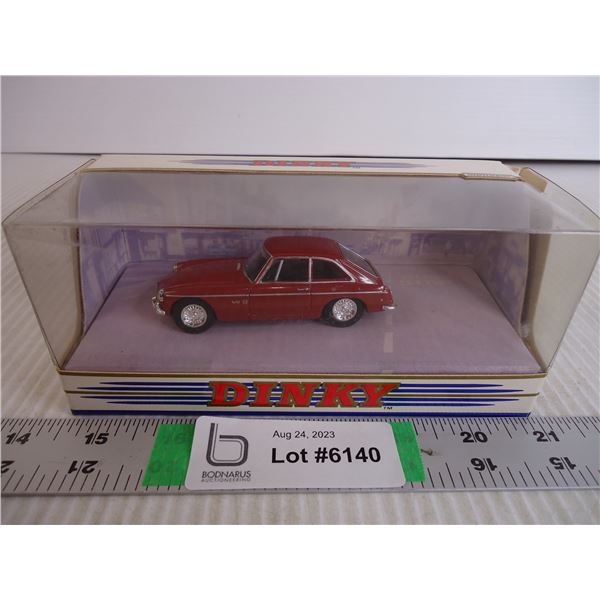 Matchbox-Dinky Collection-1973 MGBGT V8(NIB)