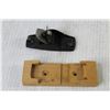Image 2 : Vintage Stanley Rule - Thumb Plane w/Wooden Wall Mount