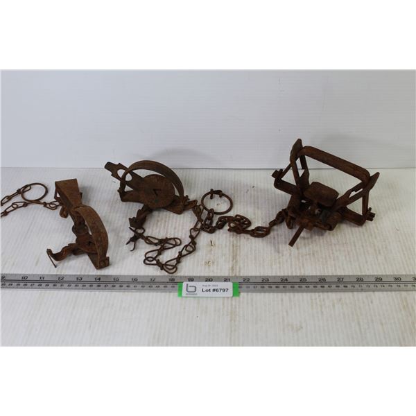 (3) Vintage Animal Traps (rusty)