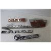 Image 7 : Assorted Vehicle Emblems - Fargo - GMC - Pontiac - Ford