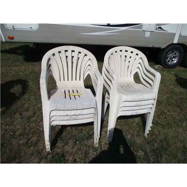 (8) Plastic Lawn Chairs (Offsite)