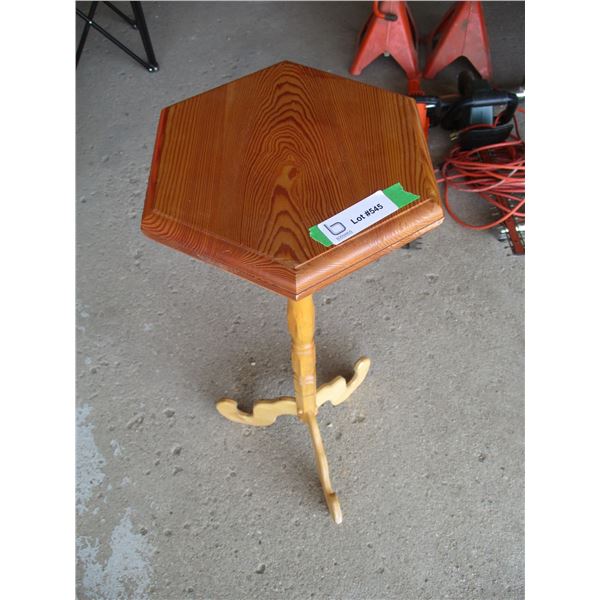 Plant Stand (31" Tall) (Offsite)