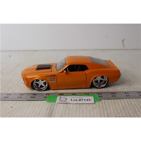 1970 Ford Mustang Boss Die Cast Car - 1:24