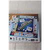 Image 3 : Christmas-Opoly Monopoly Board Game (NIB)