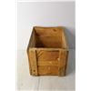 Image 4 : Wooden Manitoba Bridge Crate