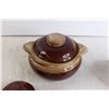 Image 2 : Bean Pot, Teapot, (2) Cups, Teapot Lid