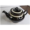 Image 5 : Bean Pot, Teapot, (2) Cups, Teapot Lid