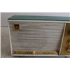 Image 2 : Fleetwood Basso Fonic Sound Radio - Works