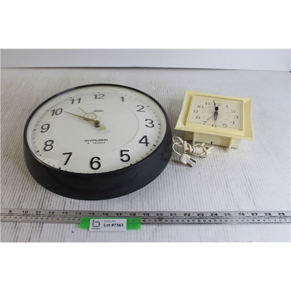 (2) Wall Clocks - Untested