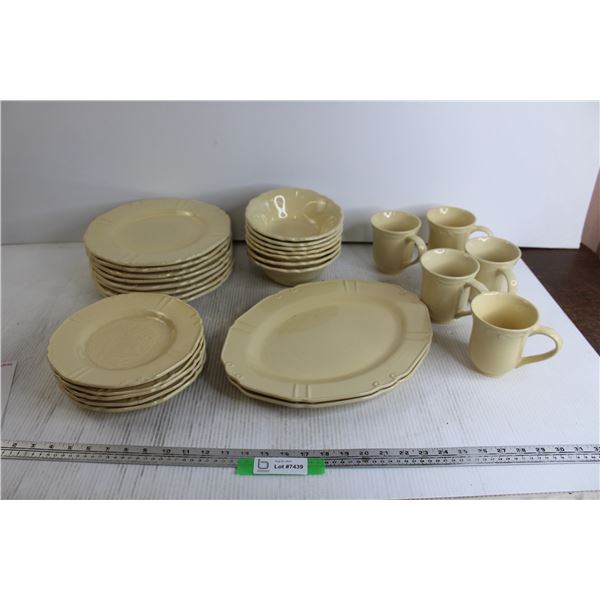 27-Pc Dishware Set - As Is