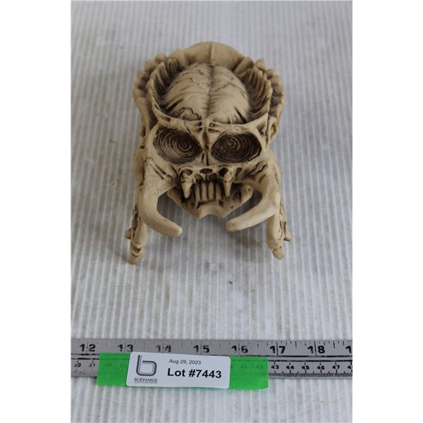 Predator Skull - Bodnarus Auctioneering