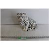 Image 1 : White Tiger with Cub Decoration