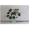 Image 1 : Assorted Army Men Toys