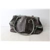Image 3 : (2) Purses - Matt and Nat, Guess