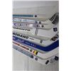 Image 3 : (8) Mini Hockey Sticks - NHL Teams Toronto, Vancouver, New York