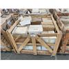 Image 2 : PALLET CRATE OF ASSORTED SIZES OF IVORY SPLIT FACE & IVORY FLAT MOSAIC TILE