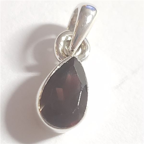 SILVER GARNET PENDANT