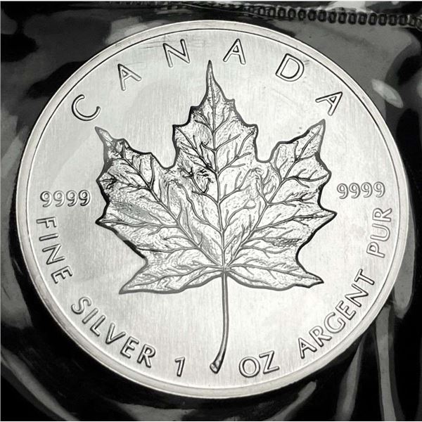 1989 Canada $5 Maple Leaf 1 ozt .9999 Silver