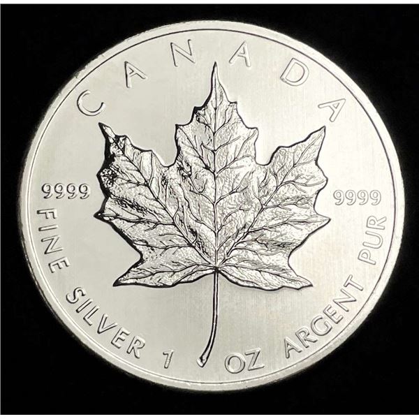 2010 Canada $5 Maple Leaf 1 ozt .9999 Silver