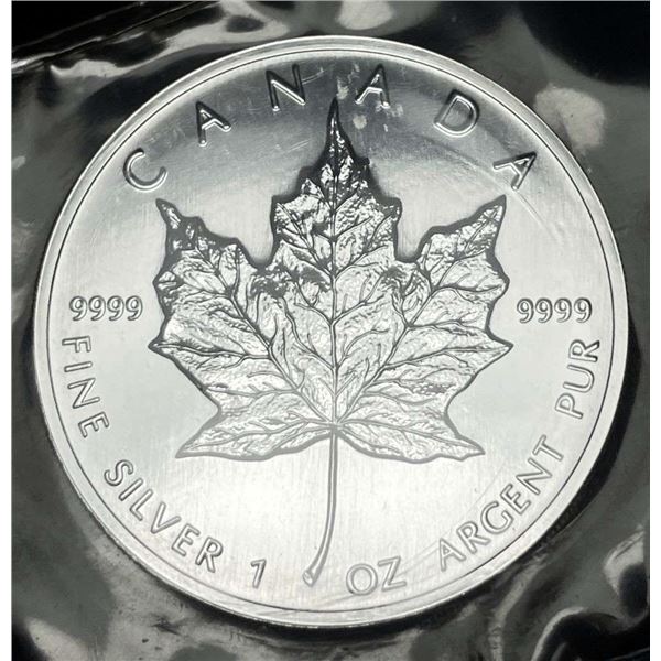 1999 Canada $5 Maple Leaf 1 ozt .9999 Silver