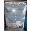 Image 1 : Sterns & Foster All Season White Goose Down Duvet Queen