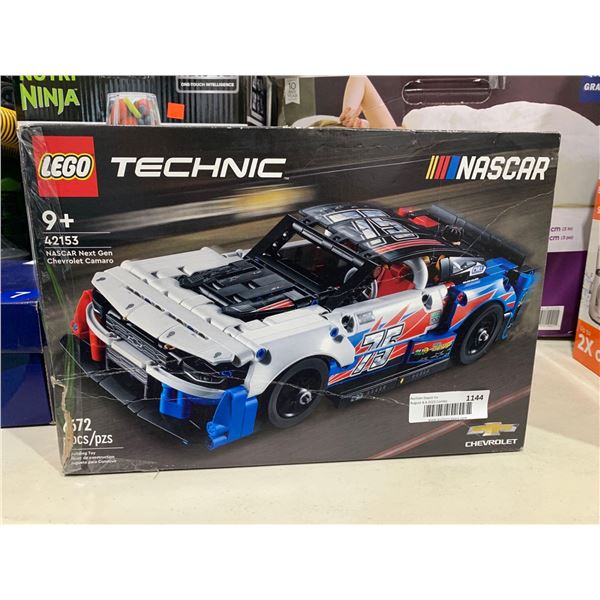 Lego Tenhnic Nascar Chev Camaro open box