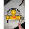 Image 1 : Trailer Hitch Lock with Key