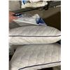 Image 2 : Memory Foam Gel Pillows Lot of 2 Queen Size