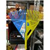 Image 2 : Man Tools - Rake Hand Grabber Yard Rake