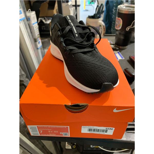 NEW Nike Womens Air Zoom Pegasus size 7