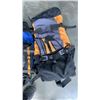 Image 8 : 3 HIKING BACKPACKS JACK WOLFSKIN ALPINE PACK,  LUGGER ODYSSEY AND BURTON