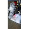 Image 1 : COIL OF FOAM INSULATION AND BAG OF FIBRE FILL