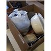 Image 2 : BOX OF FOOD CONTAINERS, STRAINER, POPCORN CONTAINERS AND MORE