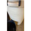 Image 3 : RUBBERMAID GARBAGE CAN WITH DOUBLE WASTE BIN AND VANITY BASKET