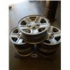 Image 4 : 5 JEEP 17" 5 BOLT RIMS