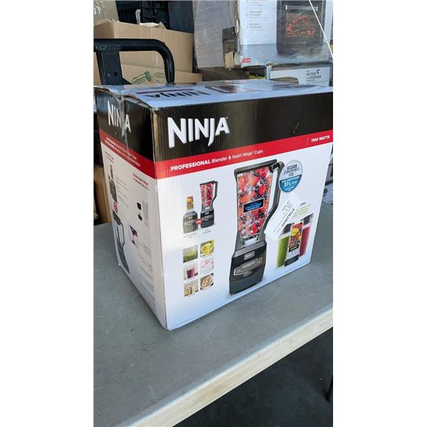 NINJA  PROFESSIONAL BLENDER AND NUTRI CUPS TESTED AND WORKING - RETAIL $219