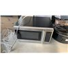 Image 8 : HAMILTON BEACH STAINLESS MICROWAVE, RIVAL DEEP FRYER AND CROCK POT SLOW COOKER ALL WORKING